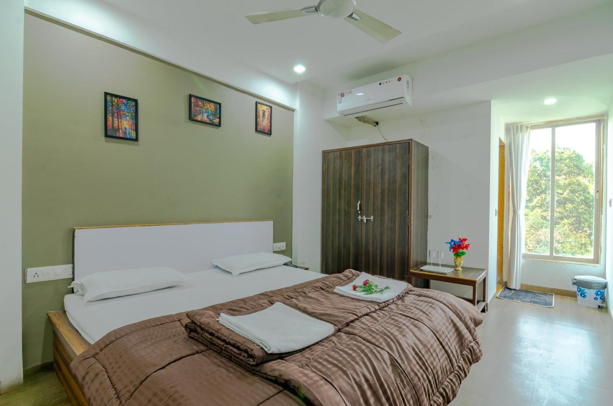 White House Beach Resort, Nagaon Exterior foto