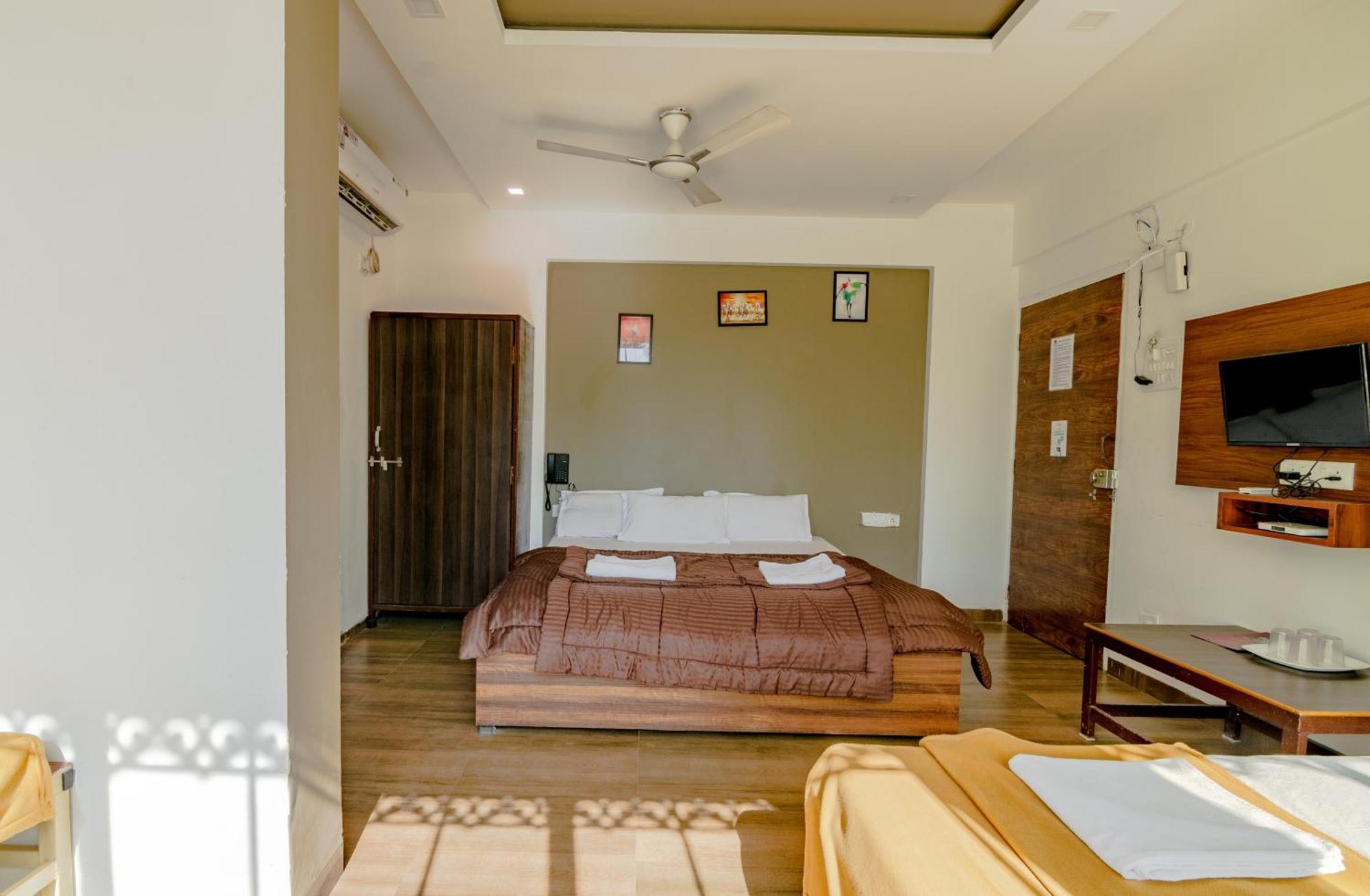 White House Beach Resort, Nagaon Exterior foto