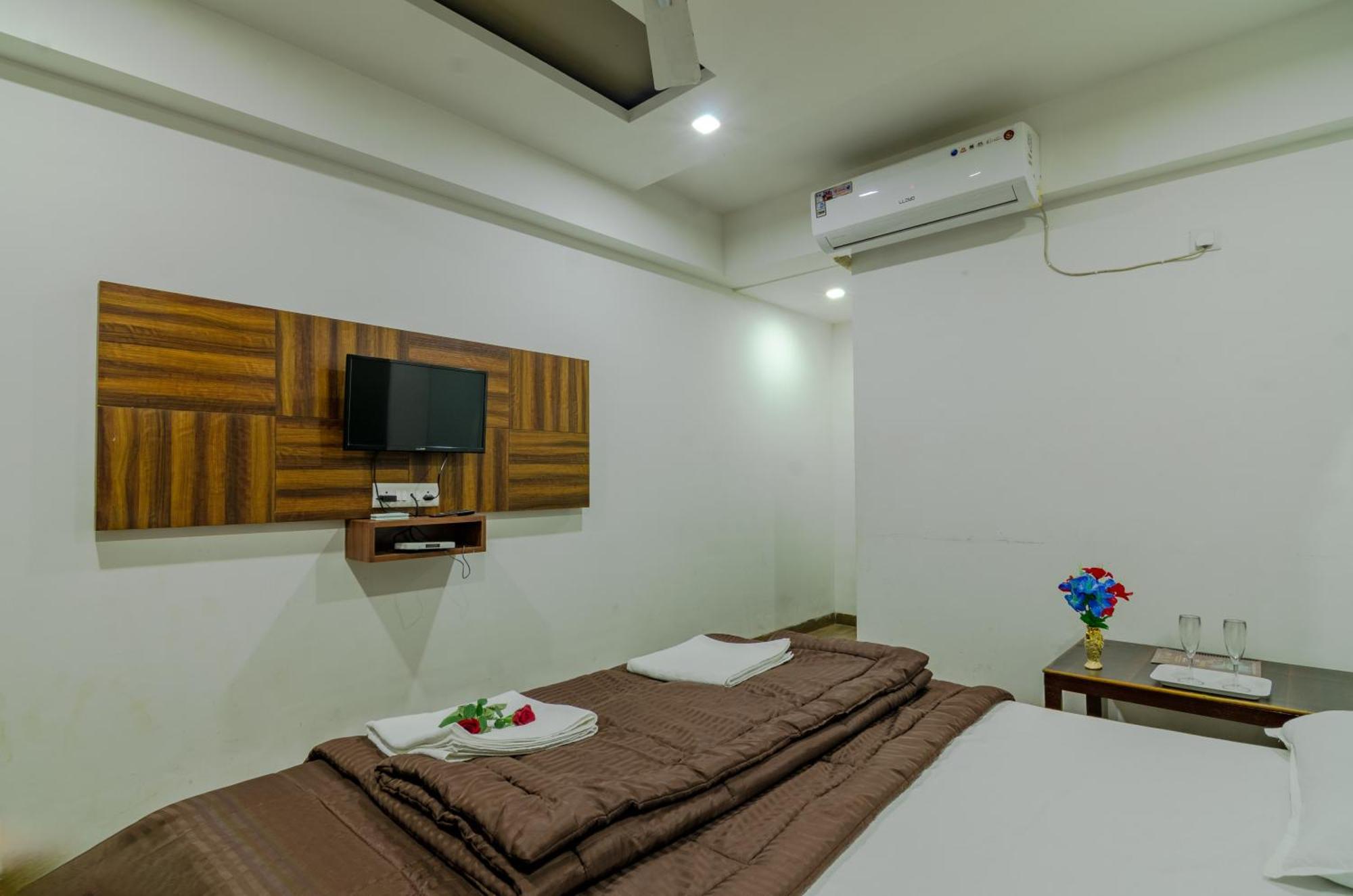 White House Beach Resort, Nagaon Exterior foto