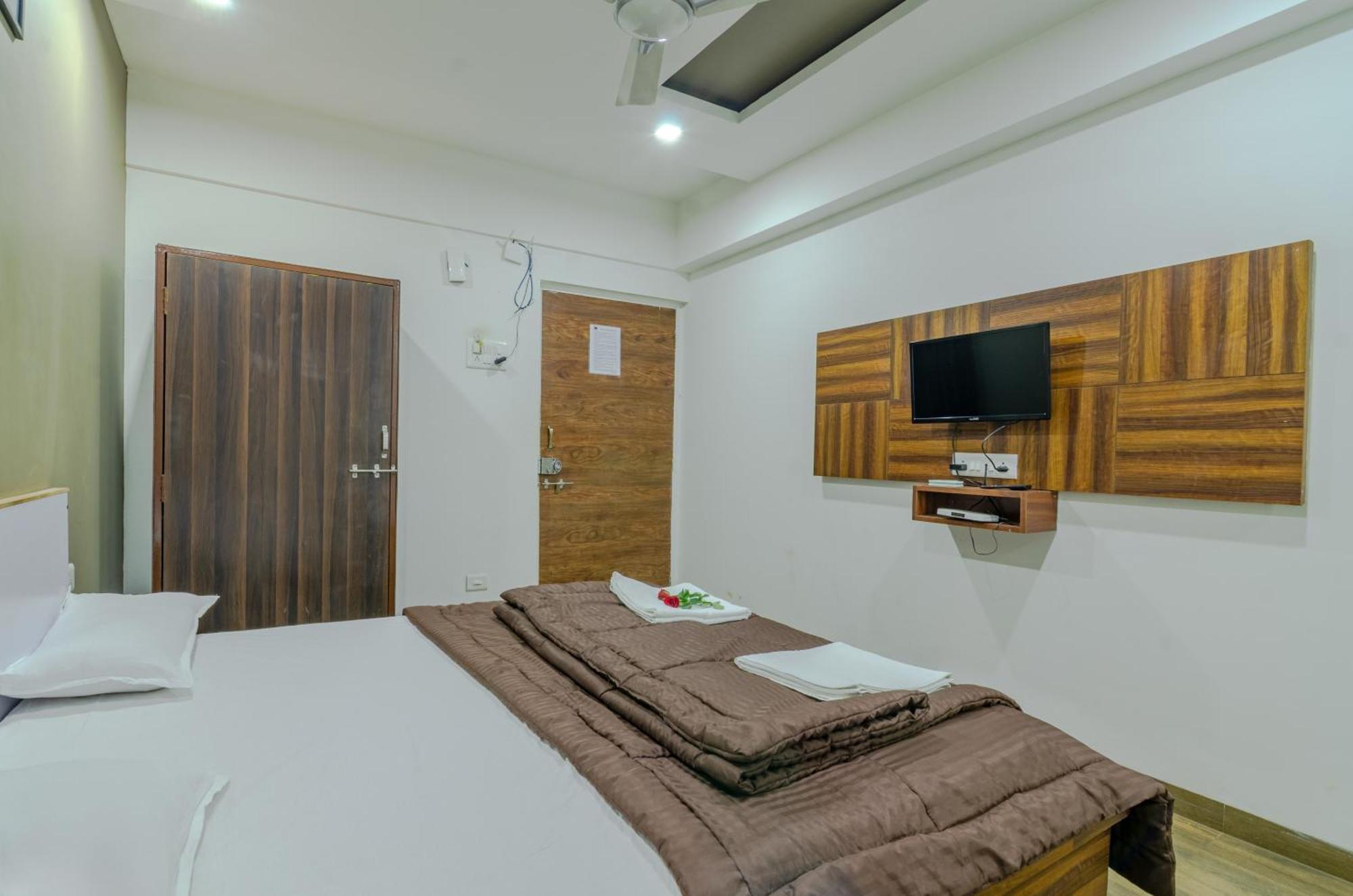 White House Beach Resort, Nagaon Exterior foto
