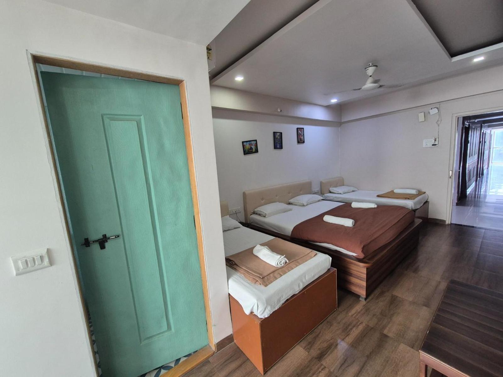 White House Beach Resort, Nagaon Exterior foto