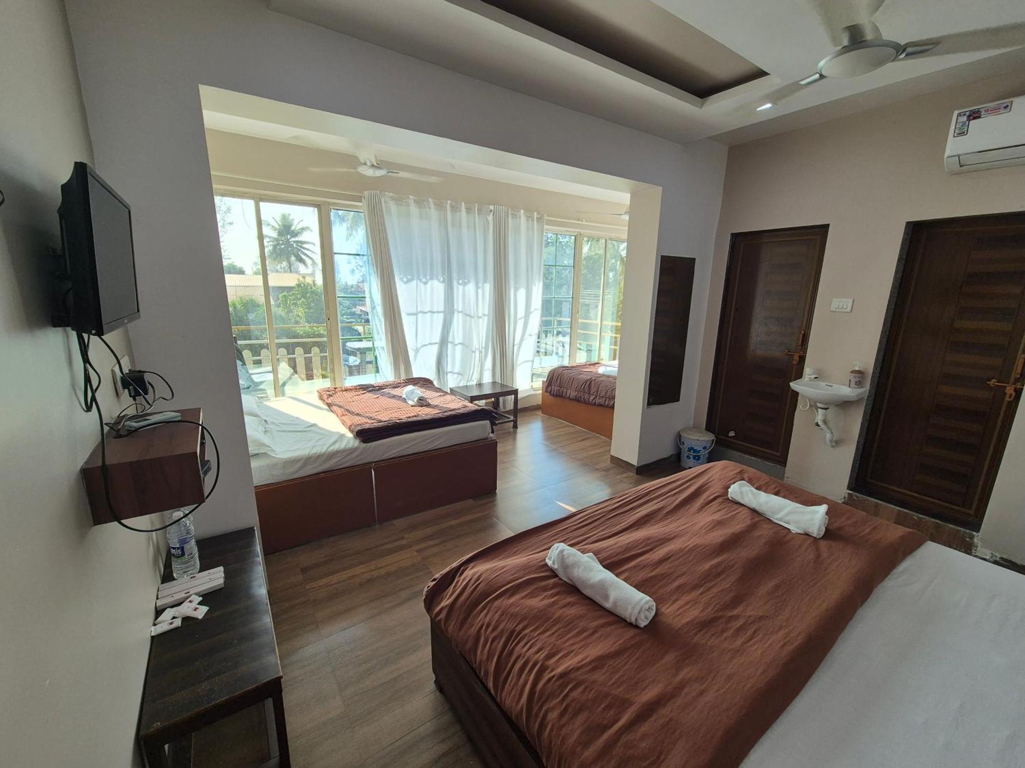 White House Beach Resort, Nagaon Exterior foto